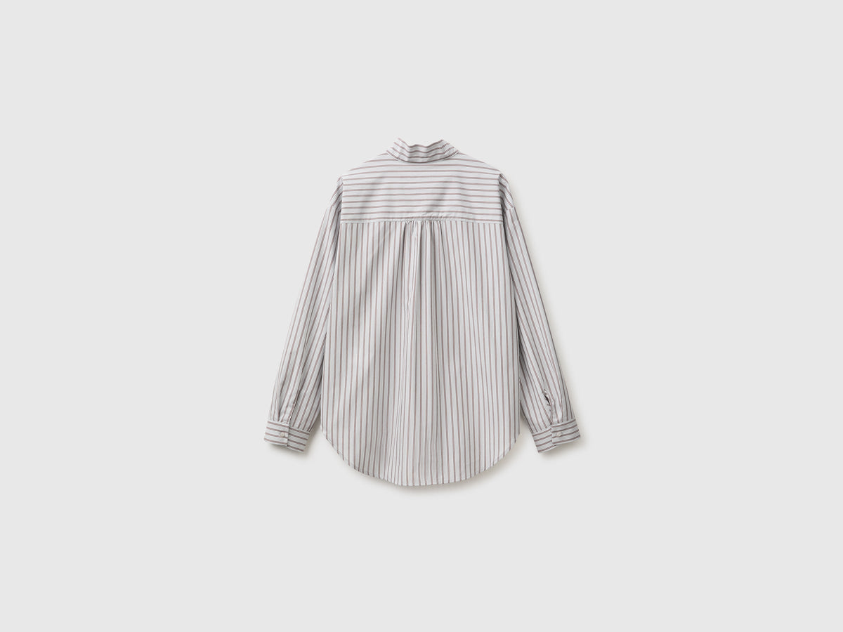 Camicia a righe con fiocco al collo