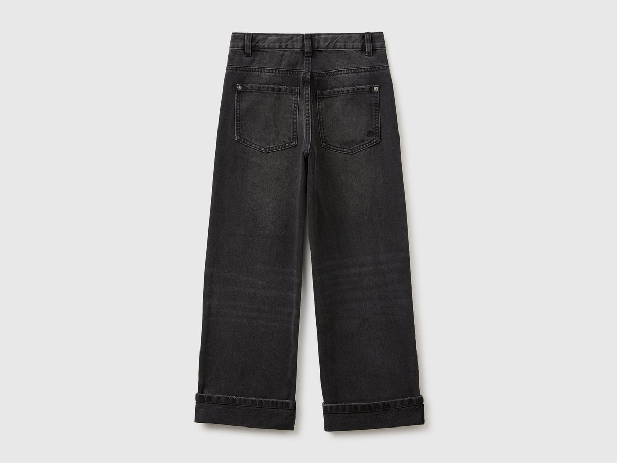 Jeans straight fit con rotture