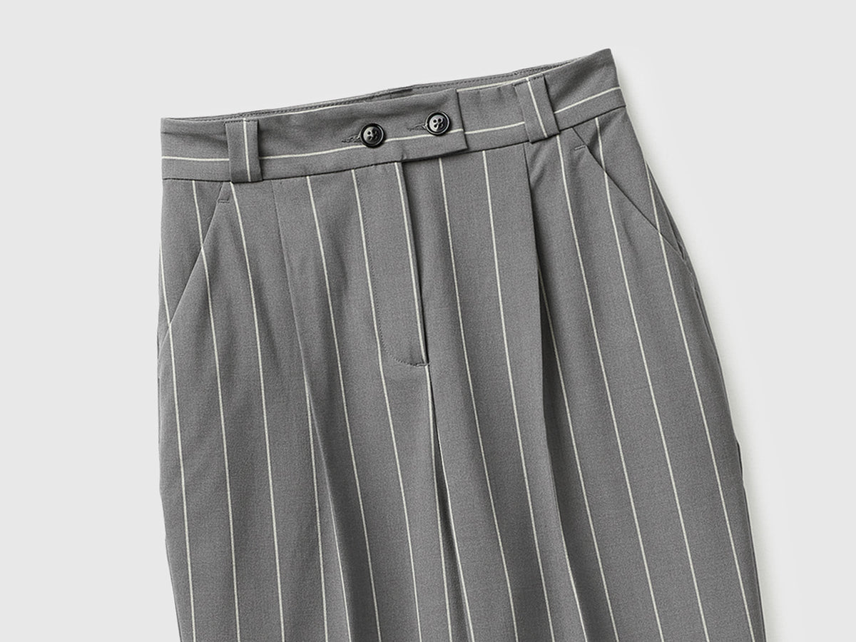Pantaloni gessati carrot fit