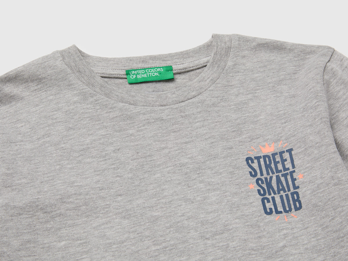 T-shirt con stampa in misto cotone bio