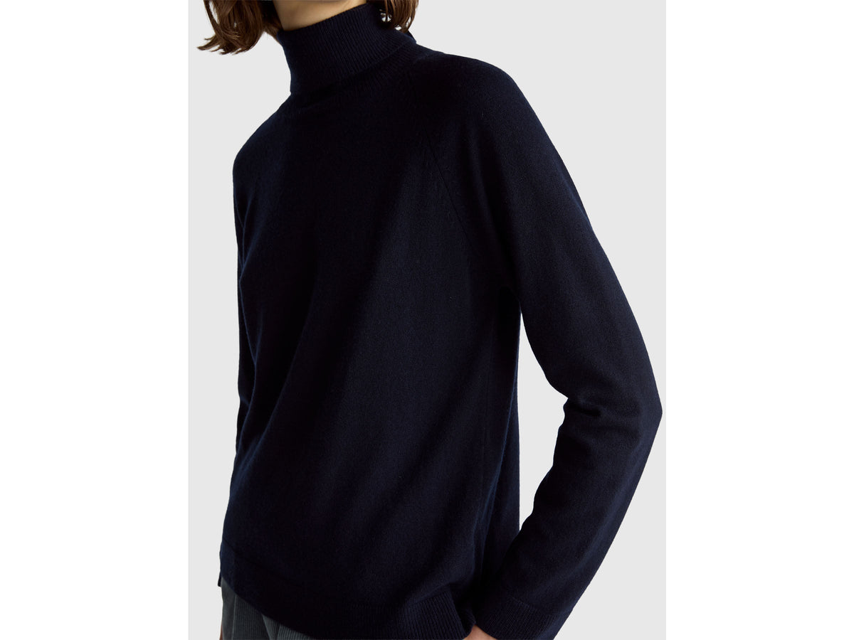 Maglione dolcevita blu notte in misto lana e cashmere