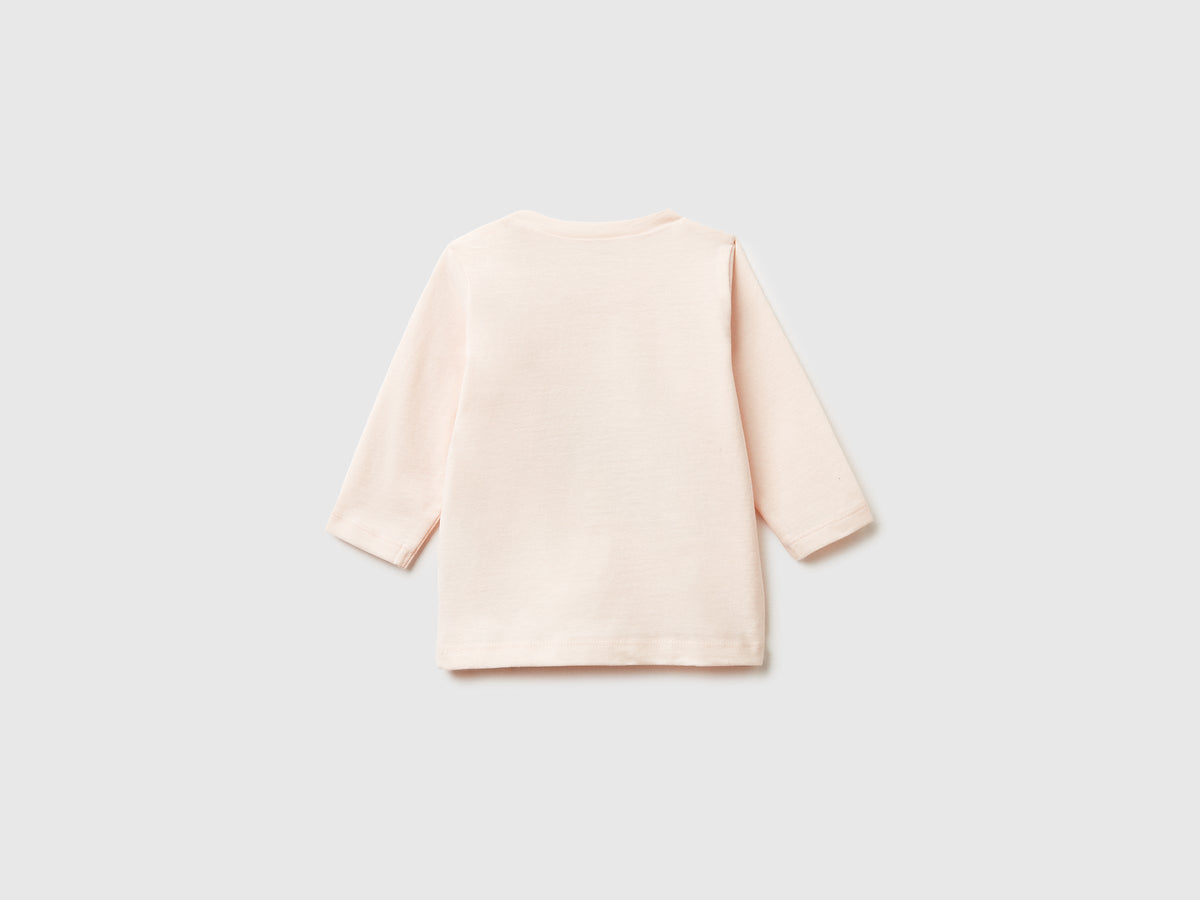 T-shirt con stampa in rilievo