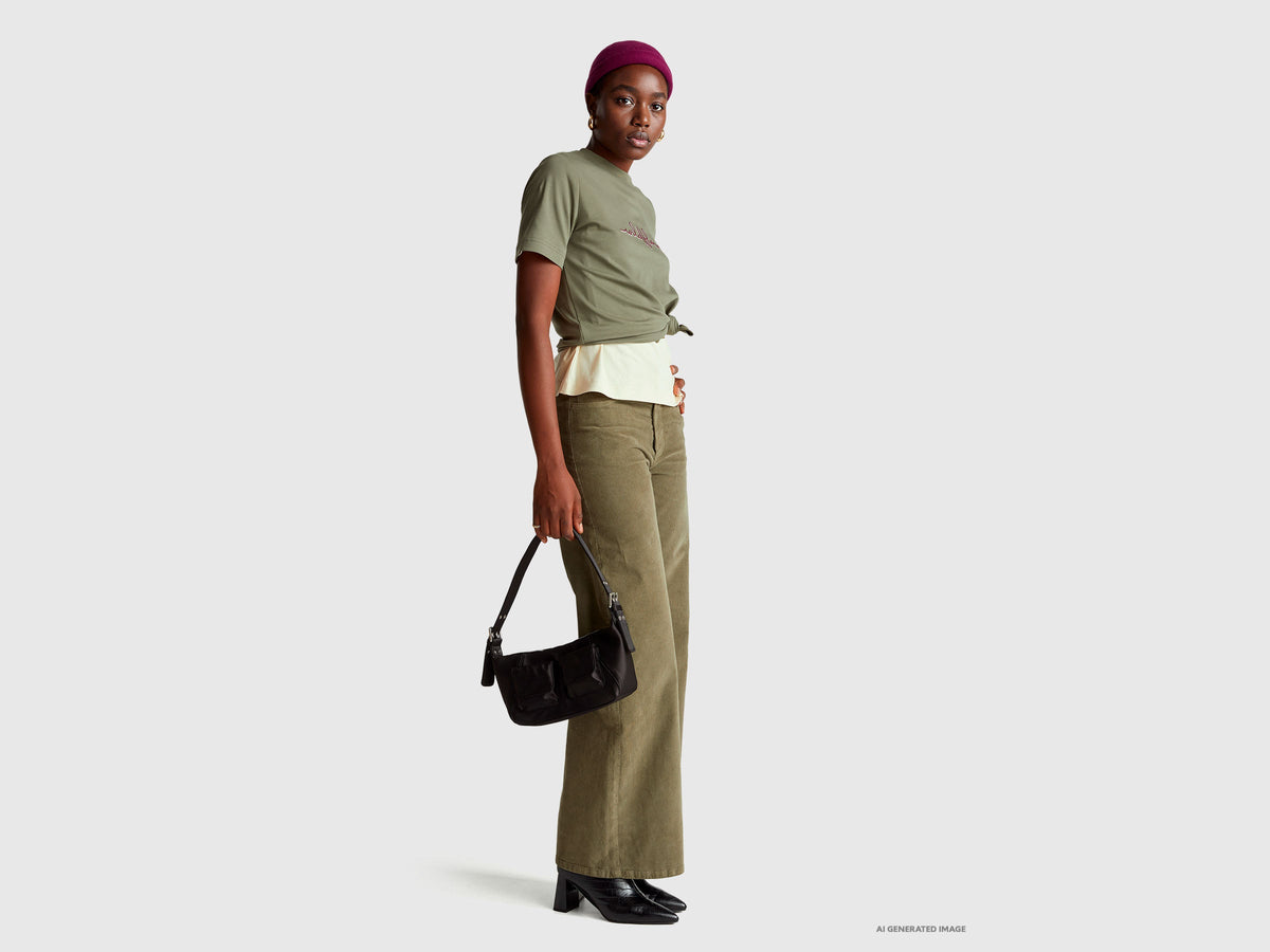 Pantaloni wide fit in velluto