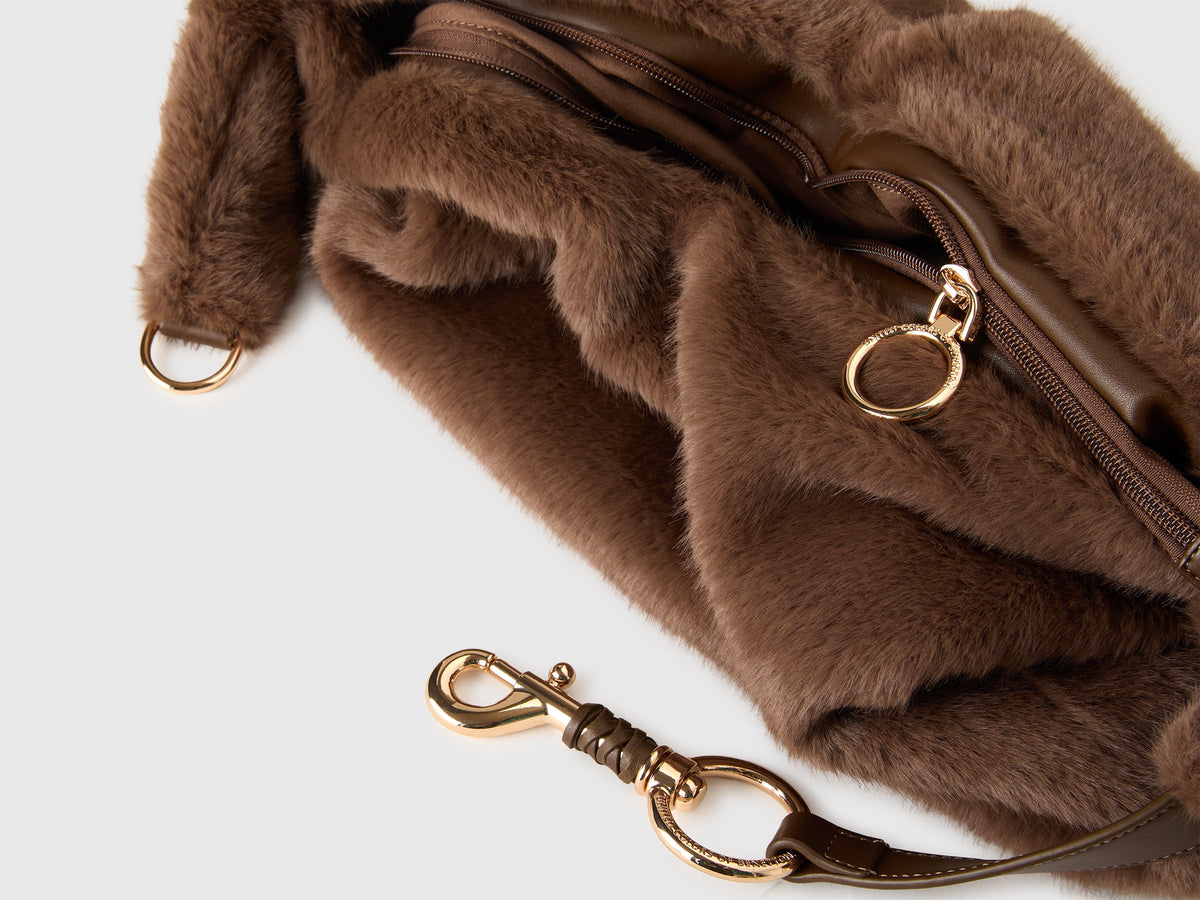 Borsa hobo in pelliccetta sintetica