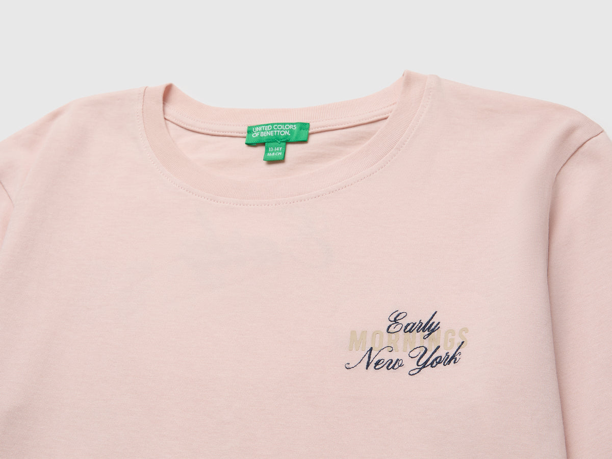 T-shirt in cotone bio con ricamo