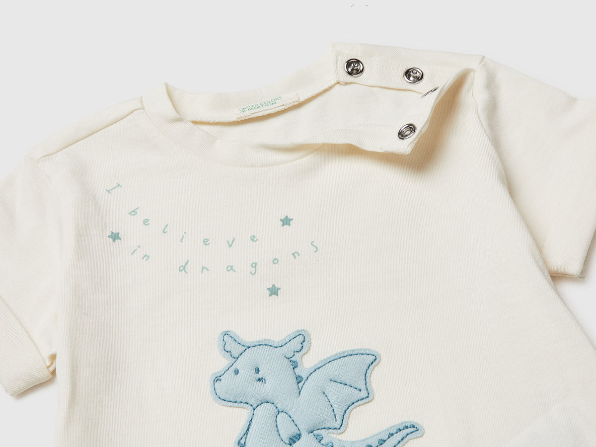 Maglietta con patch in cotone bio