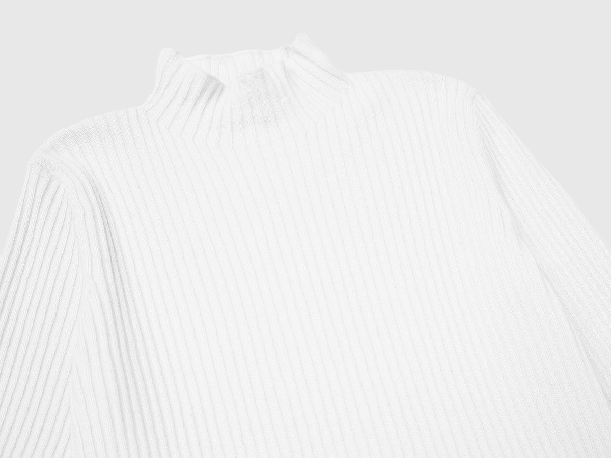 Maglia con collo alto a costine