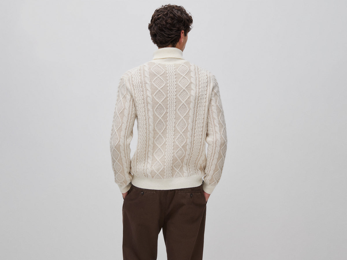 Maglia collo alto lavorata in misto lana