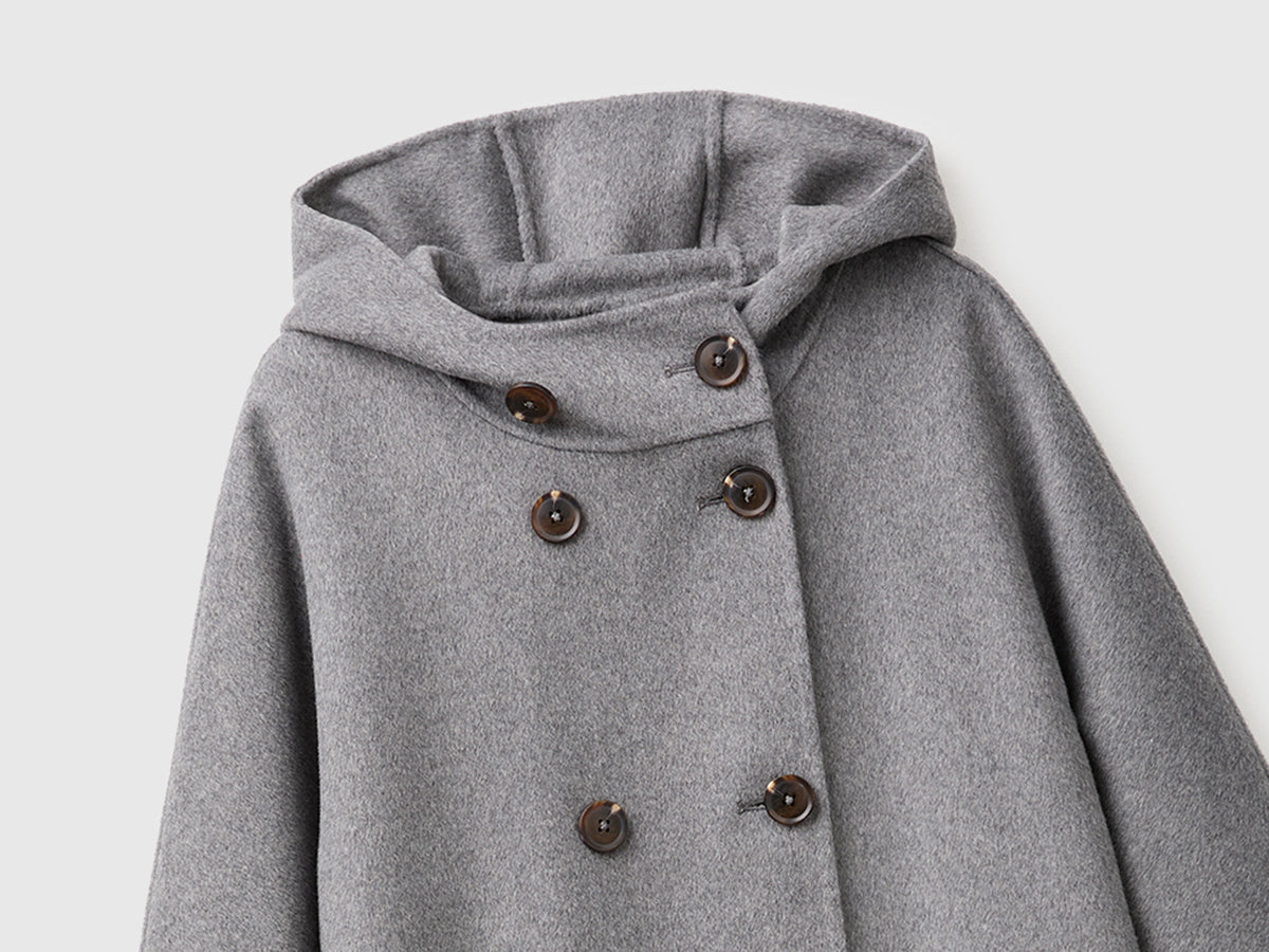 Cappotto doppiopetto con cappuccio
