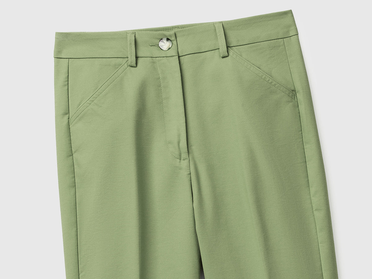 Pantaloni a trombetta
