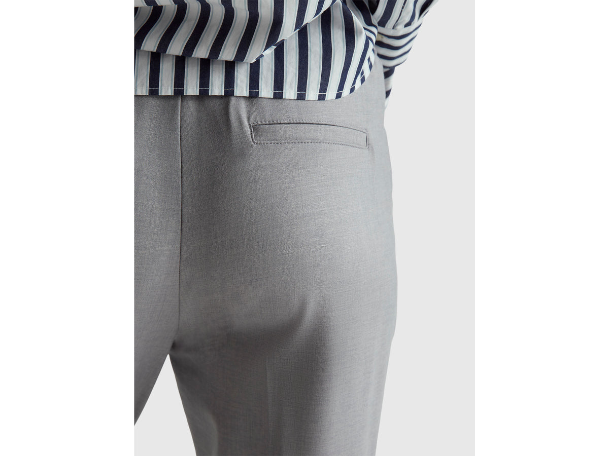 Pantaloni con risvolto in misto viscosa stretch
