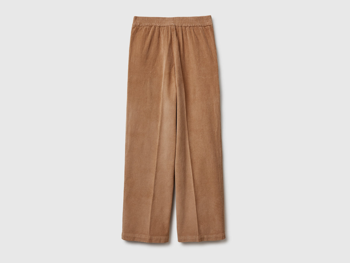 Pantaloni ampi in velluto