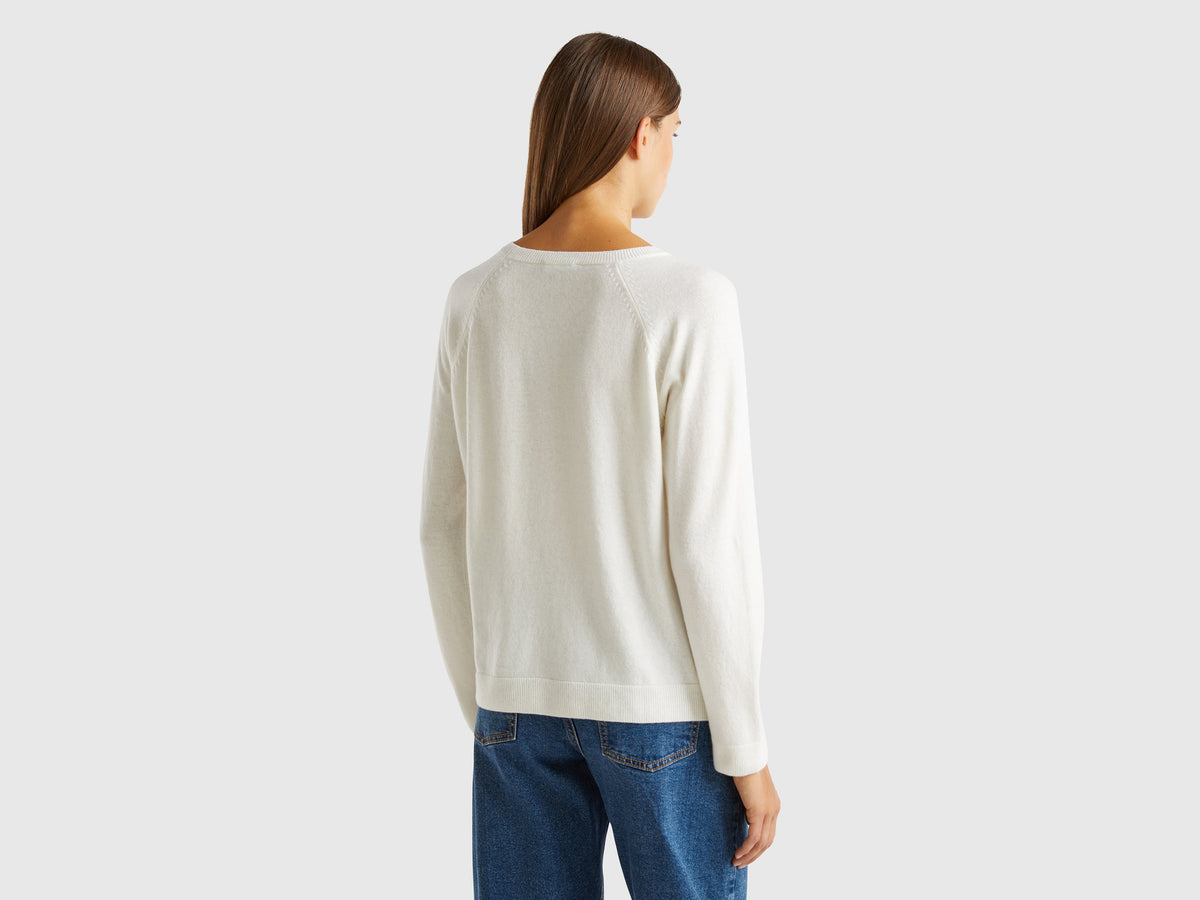 Maglia girocollo panna in misto lana e cashmere