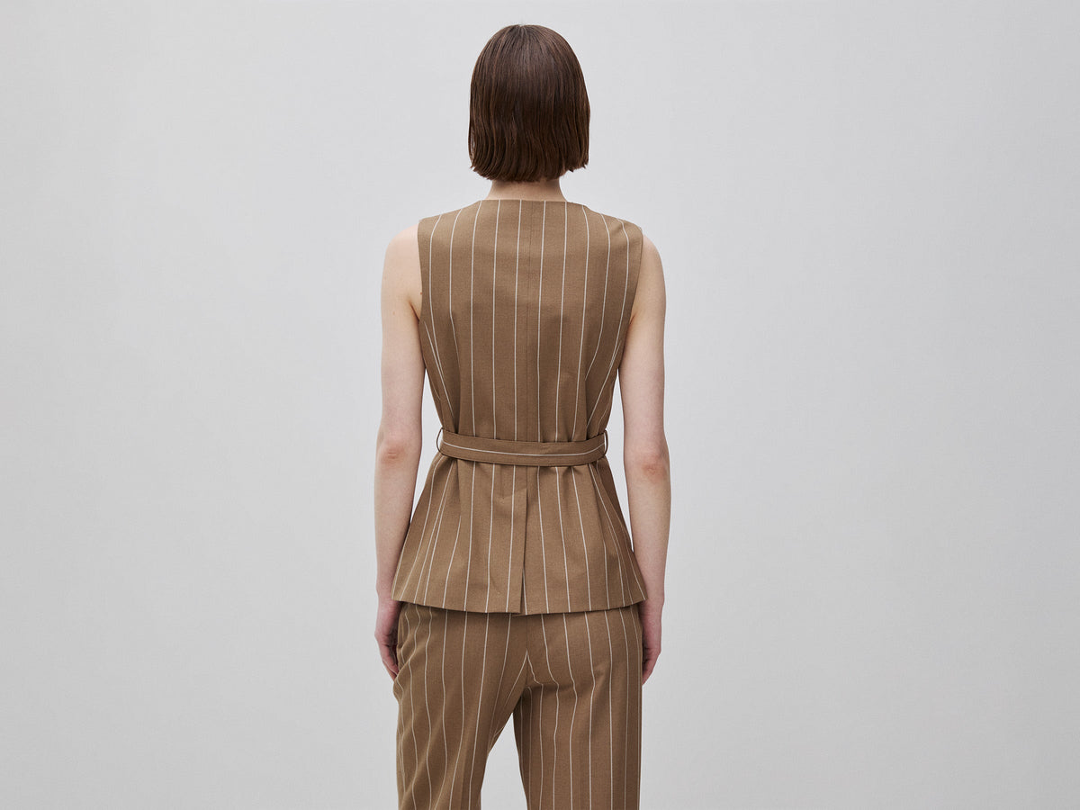 Gilet lungo gessato con cintura