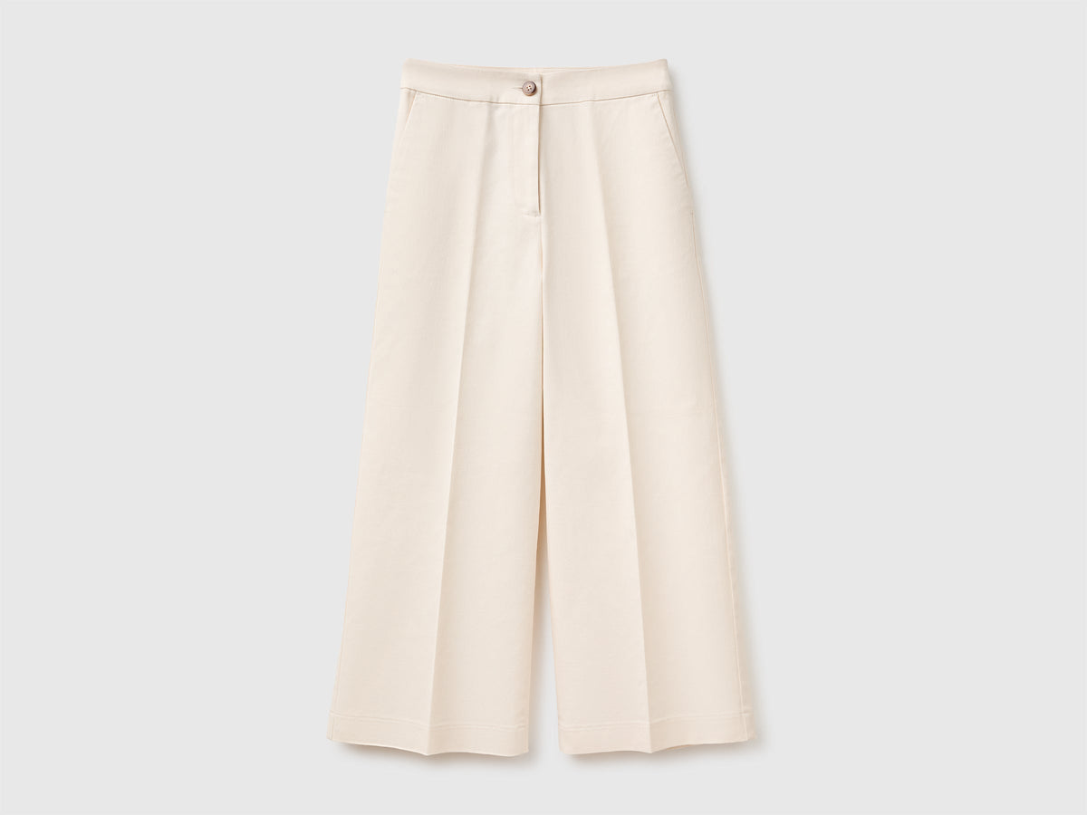Pantaloni ampi