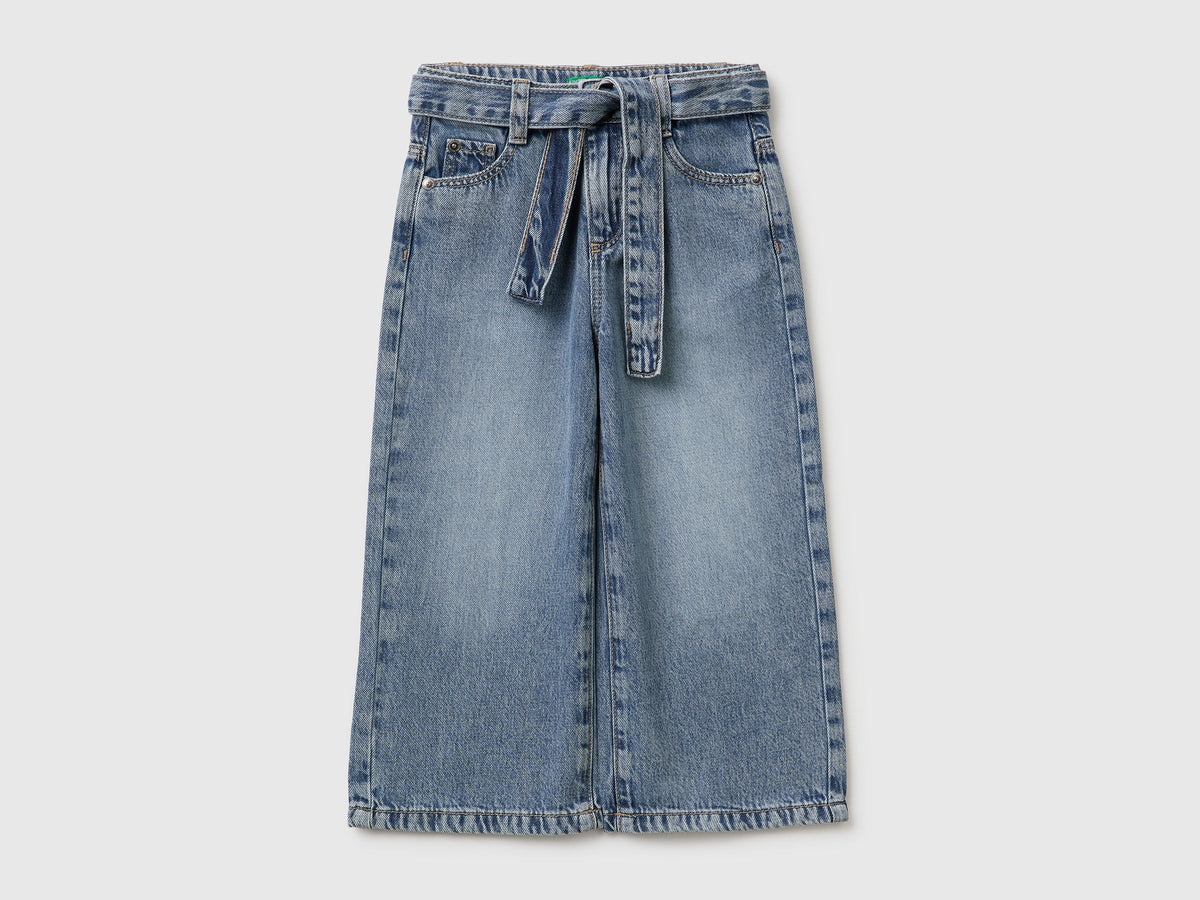 Jeans wide fit con cinturina