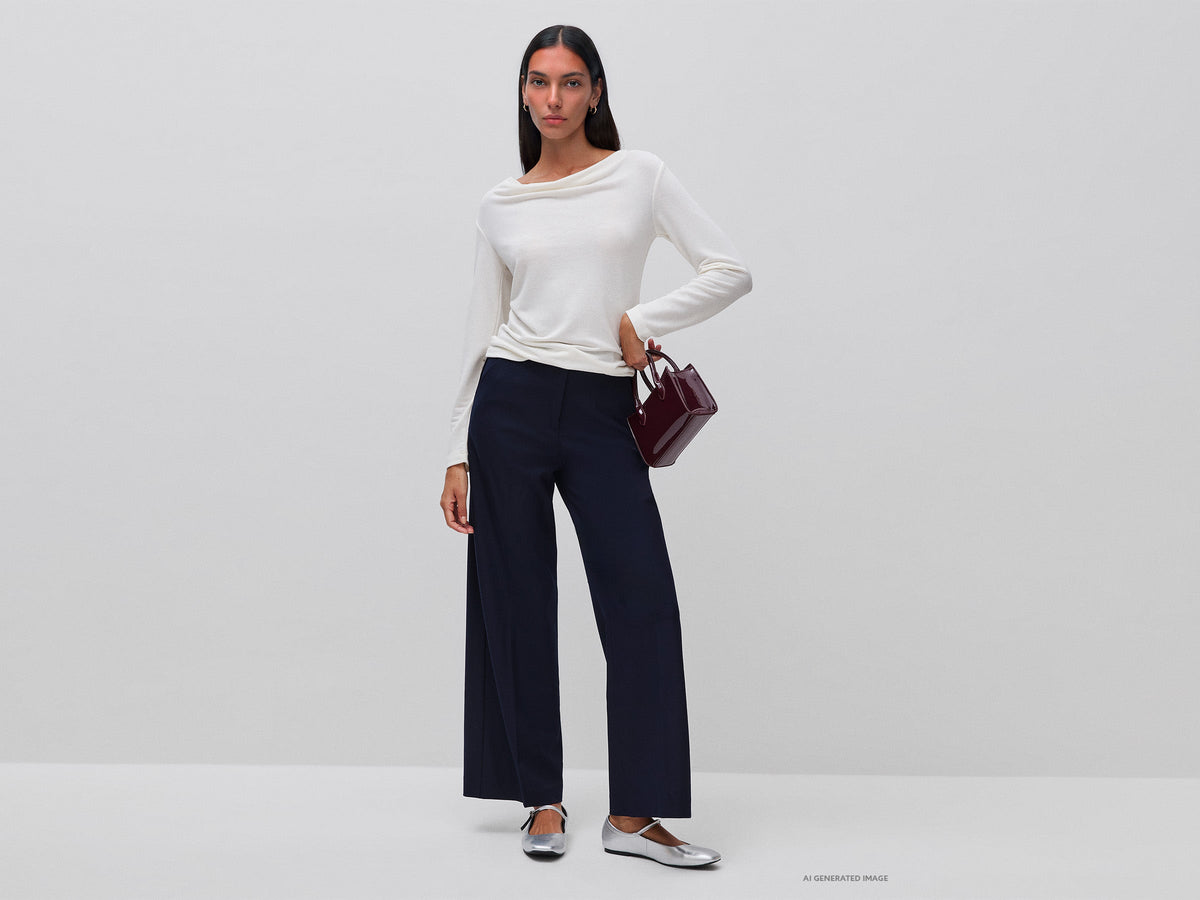 Maglietta con drappeggio sullo scollo