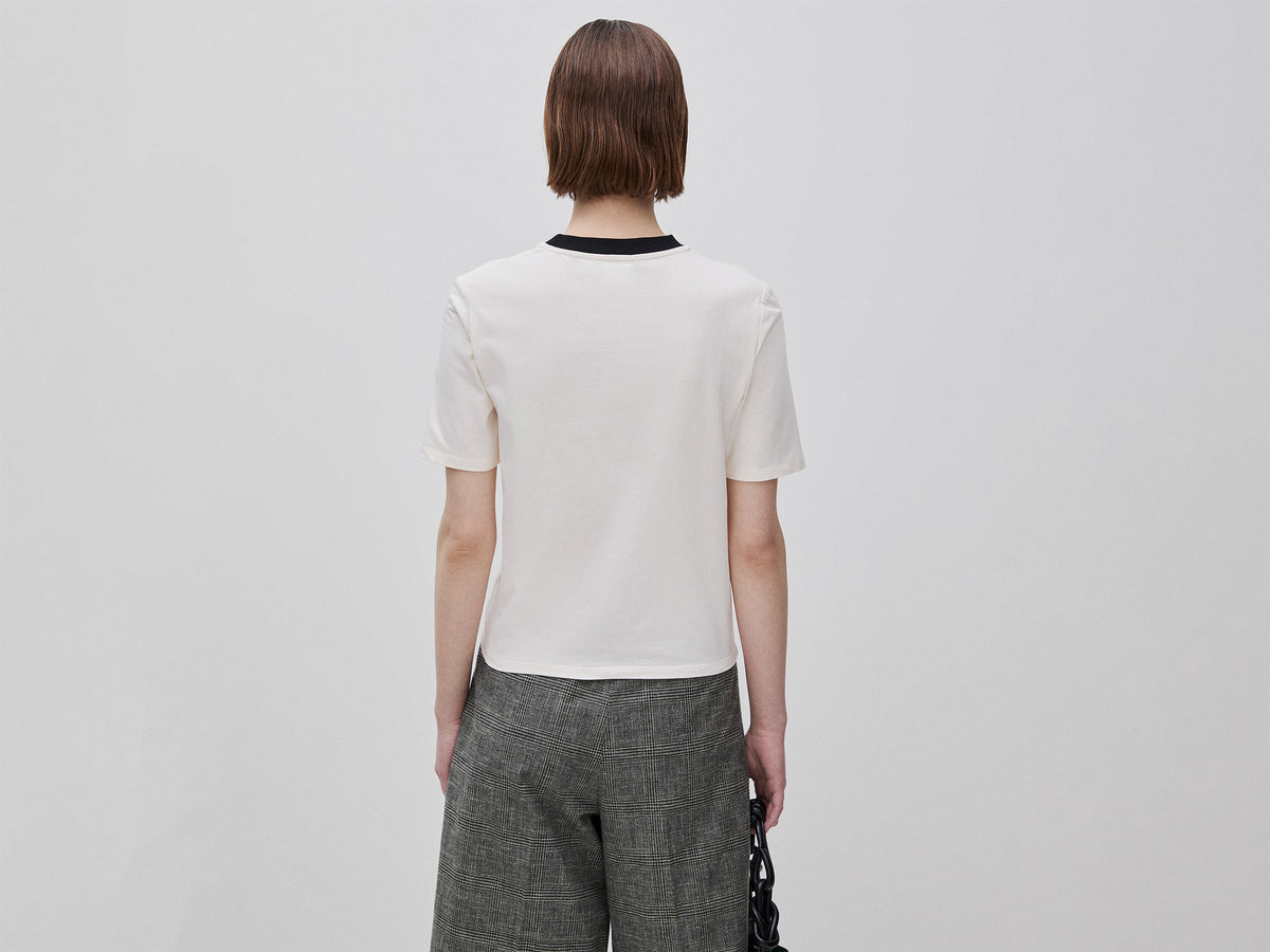 T-shirt con ricamo "amour"