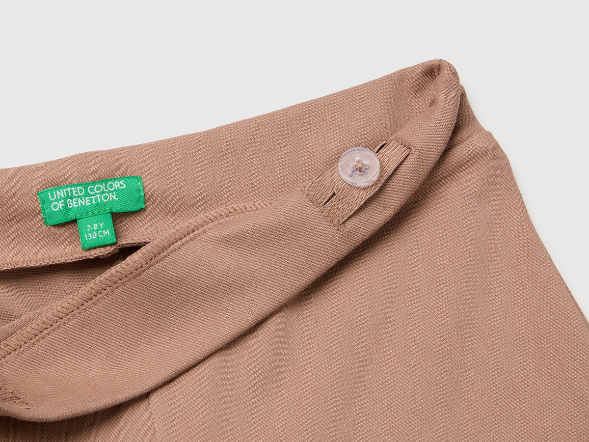 Pantaloni ampi in cotone stretch