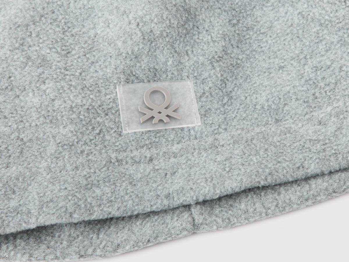 Berretto con logo in pile