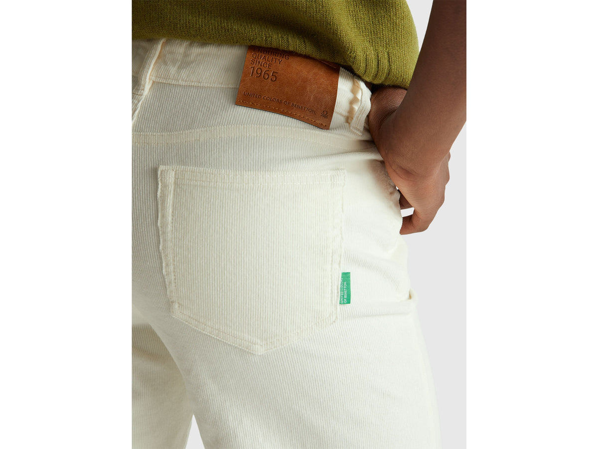 Pantaloni wide fit in velluto