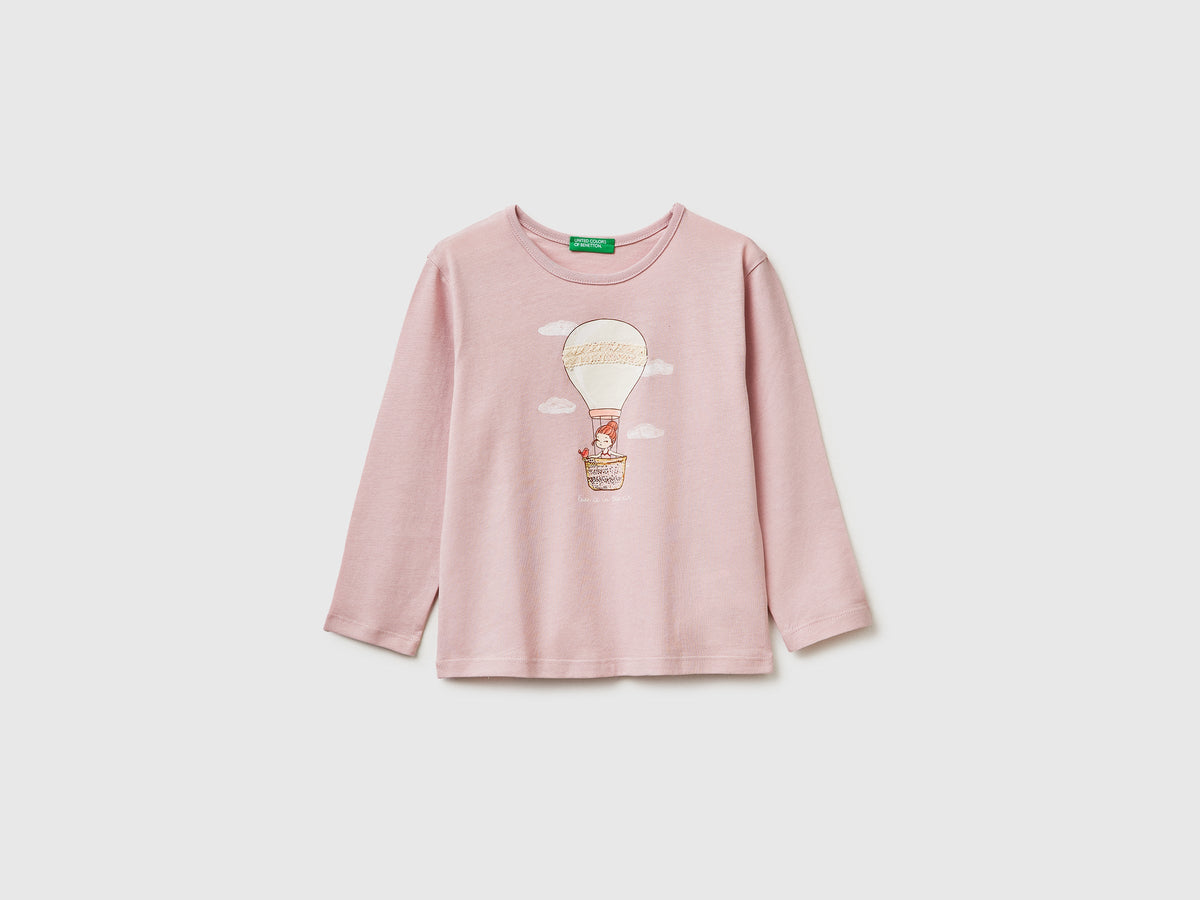 T-shirt con stampa e applicazioni