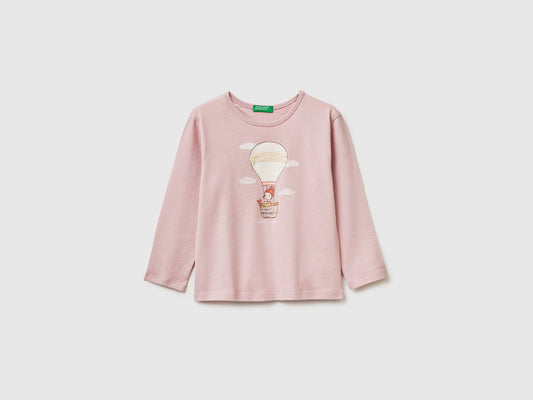 T-shirt con stampa e applicazioni