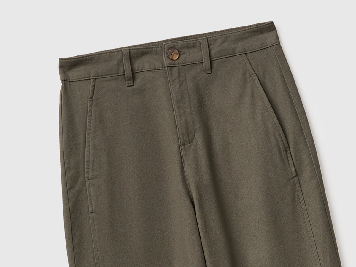 Pantaloni a vita bassa