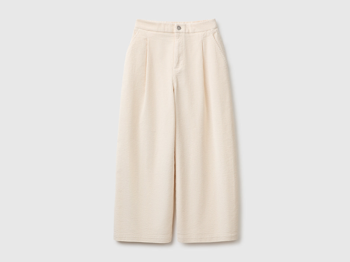 Pantaloni ampi cropped in velluto a coste