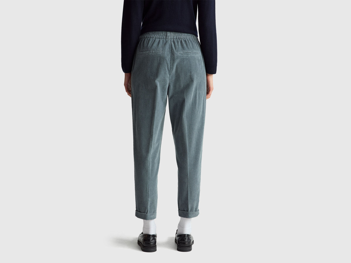 Chino in velluto con vita elasticizzata