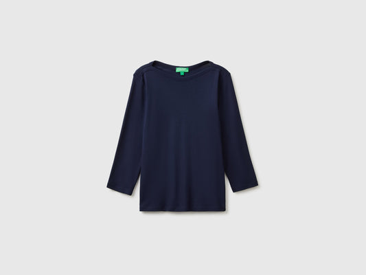 T-shirt slim fit con scollo a barchetta