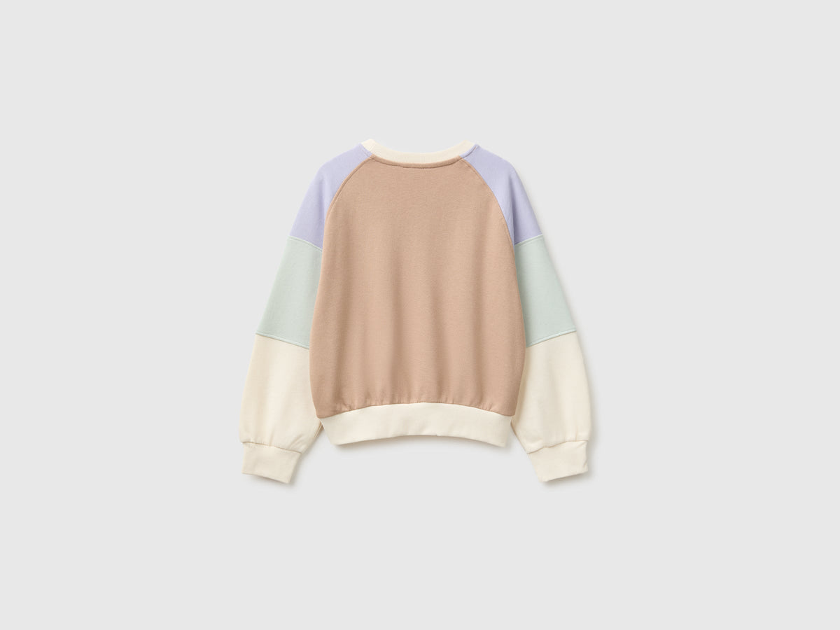 Felpa color block con ricamo