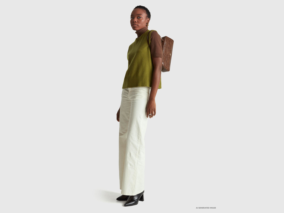 Pantaloni wide fit in velluto