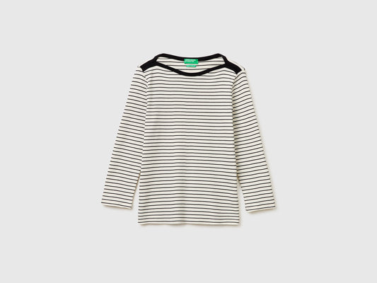 T-shirt a righe con scollo a barchetta