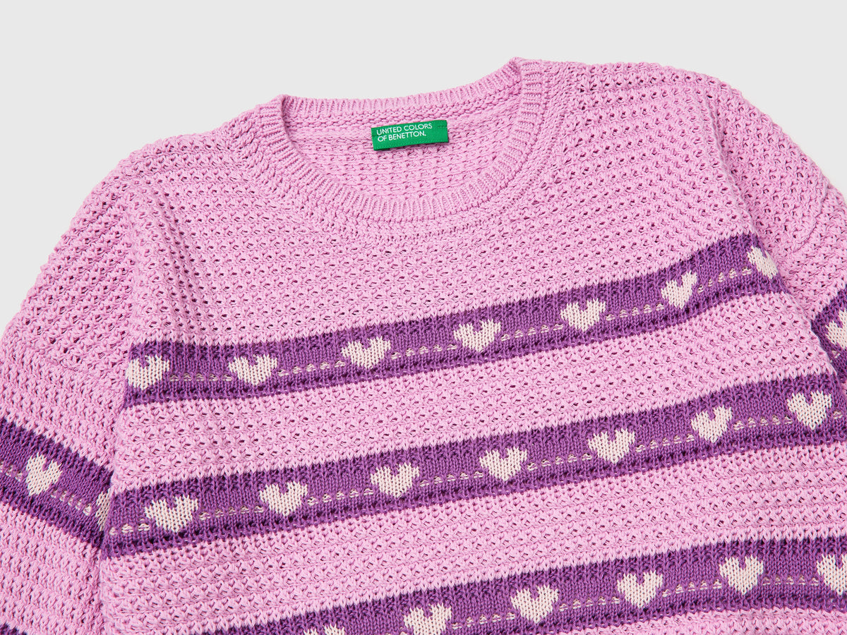 Maglia con righe e cuori
