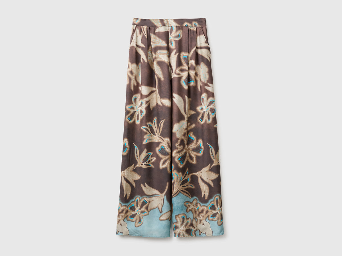 Pantaloni ampi con stampa floreale