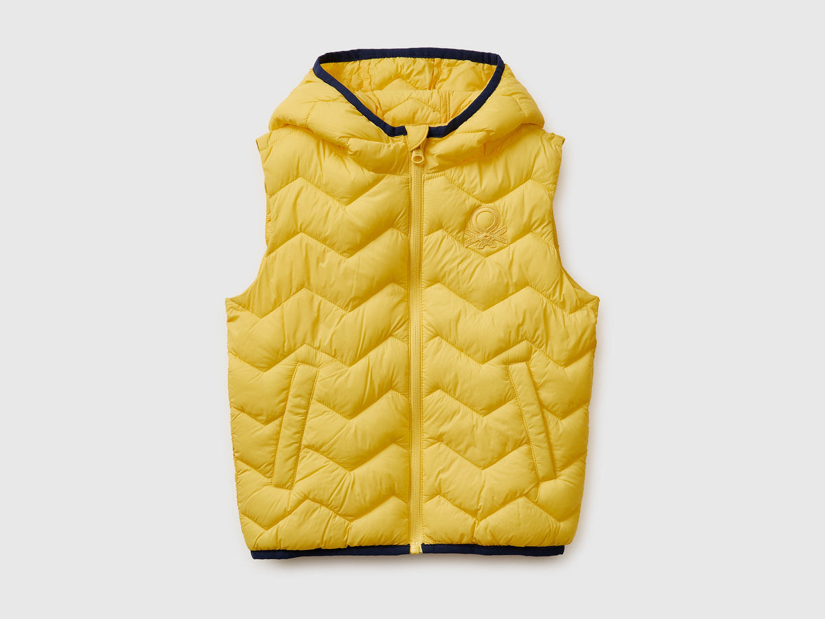 Gilet imbottito con cappuccio