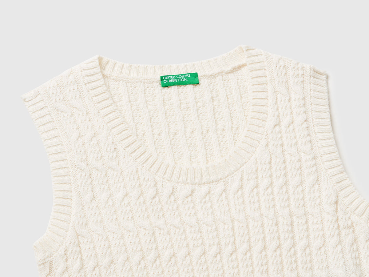 Gilet in maglia con trecce