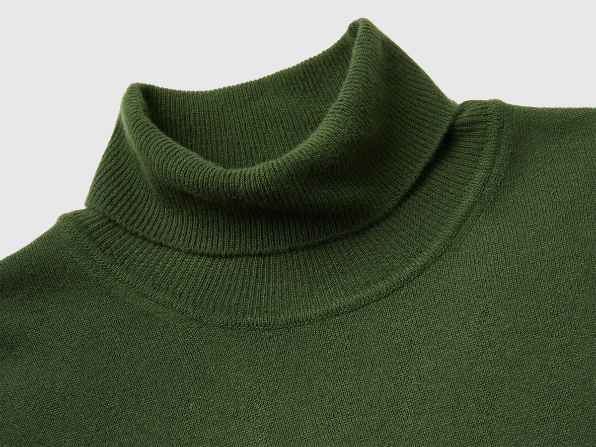 Dolcevita verde oliva in pura lana Merino