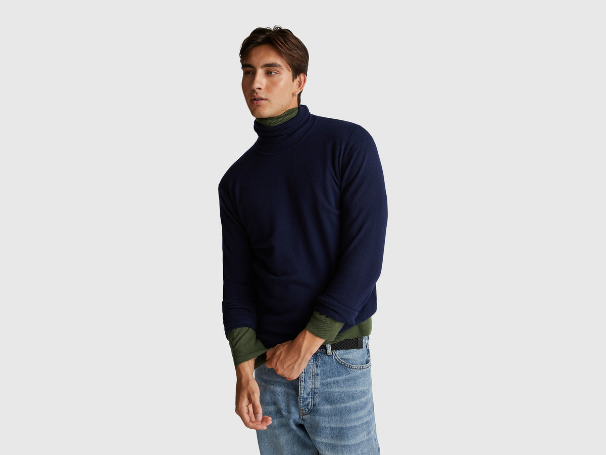 Dolcevita blu scuro in pura lana Merino