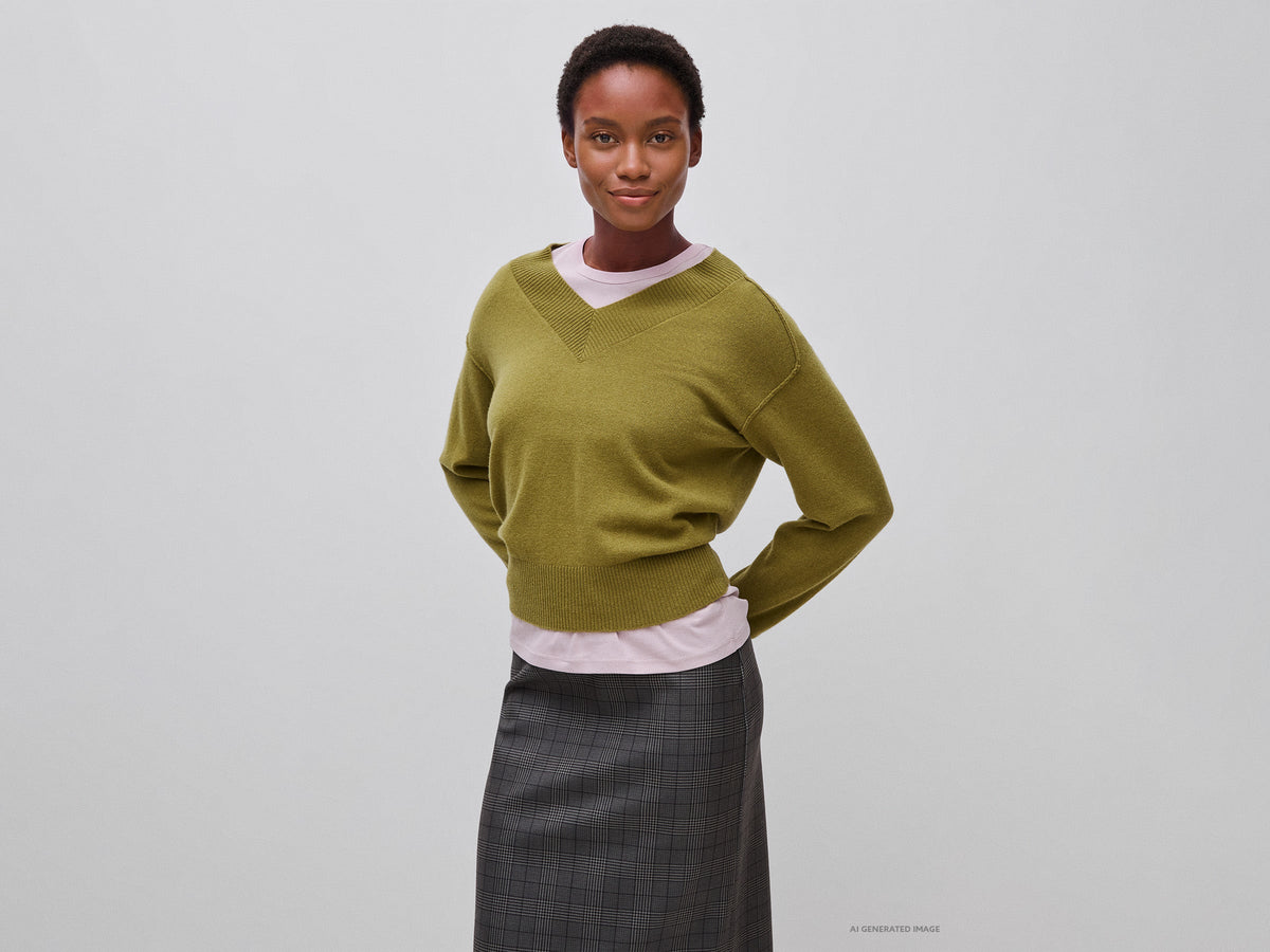 Maglia morbida con scollo a V in misto cashmere