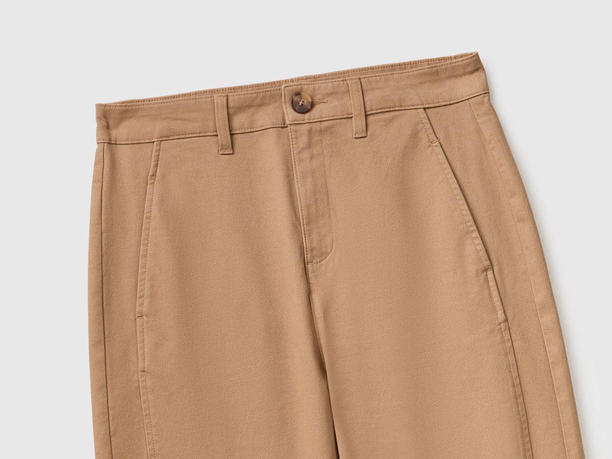 Pantaloni a vita bassa