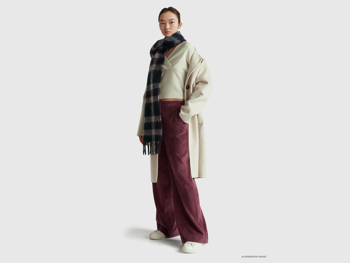 Maglione boxy fit con scollo a V