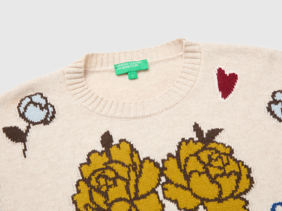 Maglia 100% lana con intarsio floreale