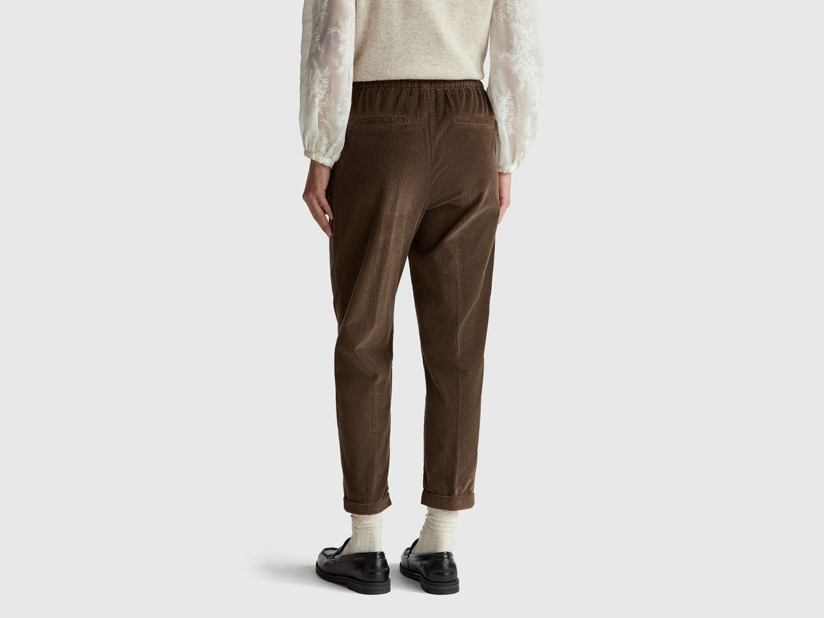 Chino in velluto con vita elasticizzata