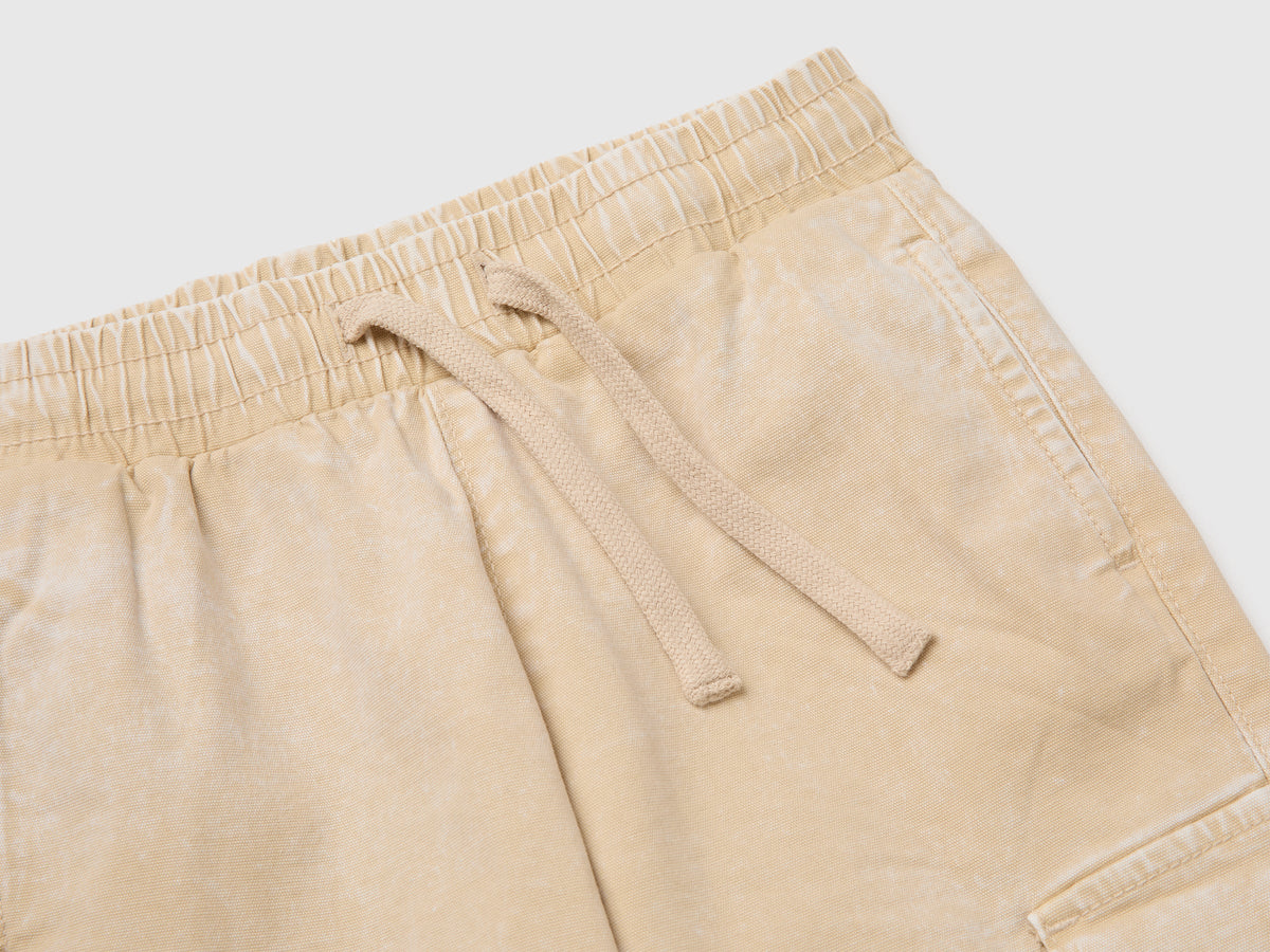 Pantaloni cargo con coulisse