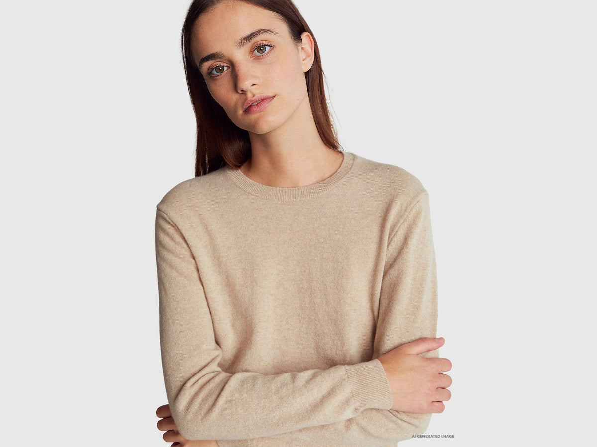 Maglia girocollo beige in pura lana Merino
