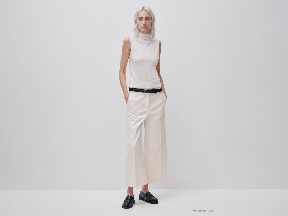 Lupetto smanicato in misto lana ultralight