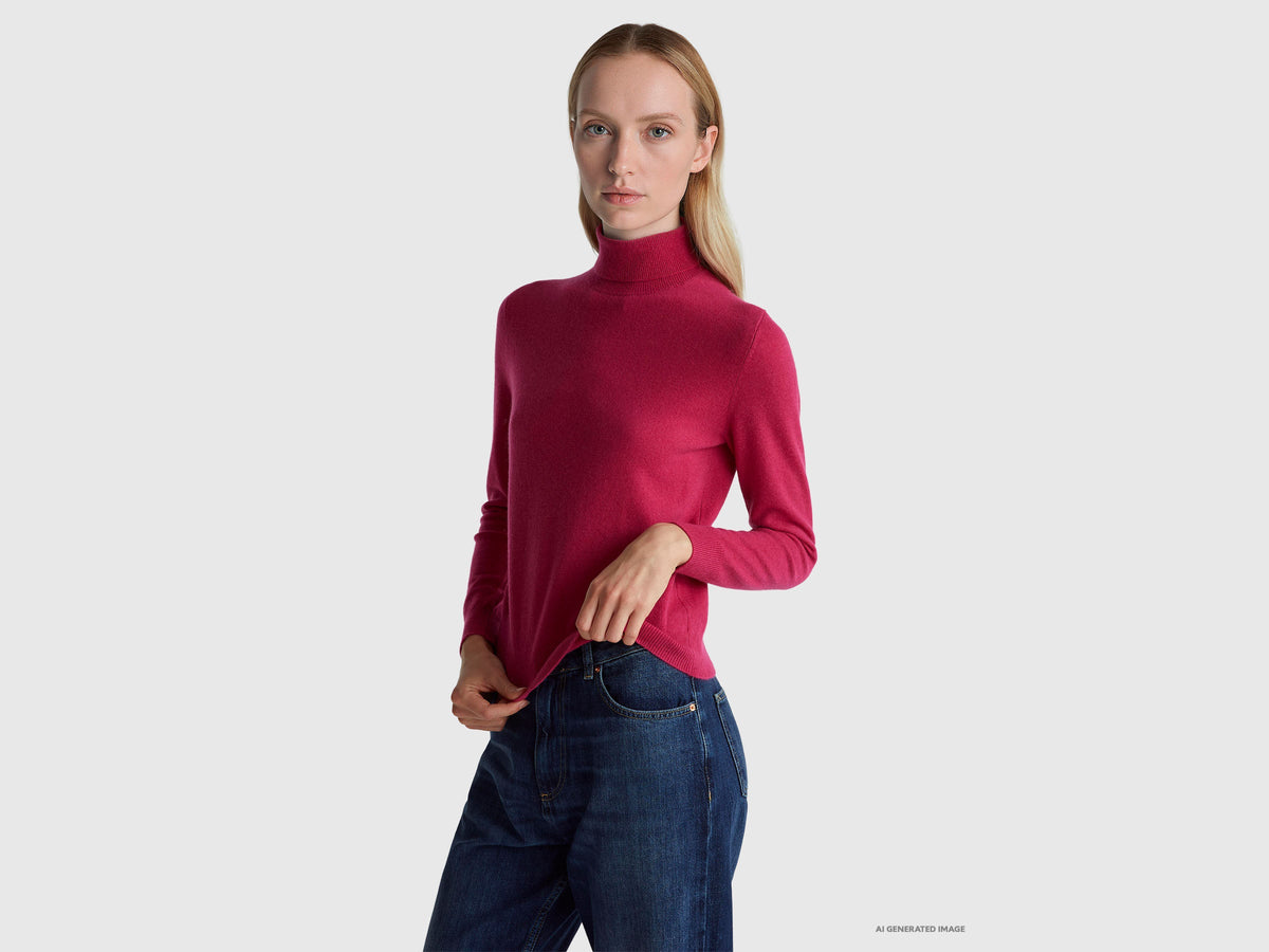 Maglione dolcevita fucsia in pura lana Merino