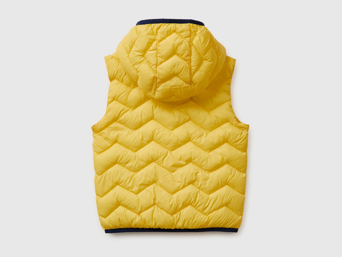 Gilet imbottito con cappuccio